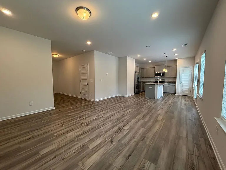8 Cavalier Ct — Photo 5