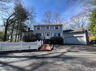 2 Blueberry Hill Ln, Arlington, MA 02474