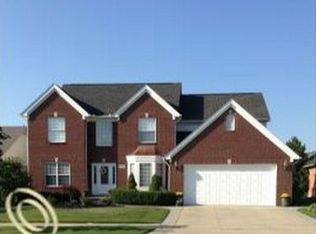 19503 Crabtree Dr, Macomb, MI 48044