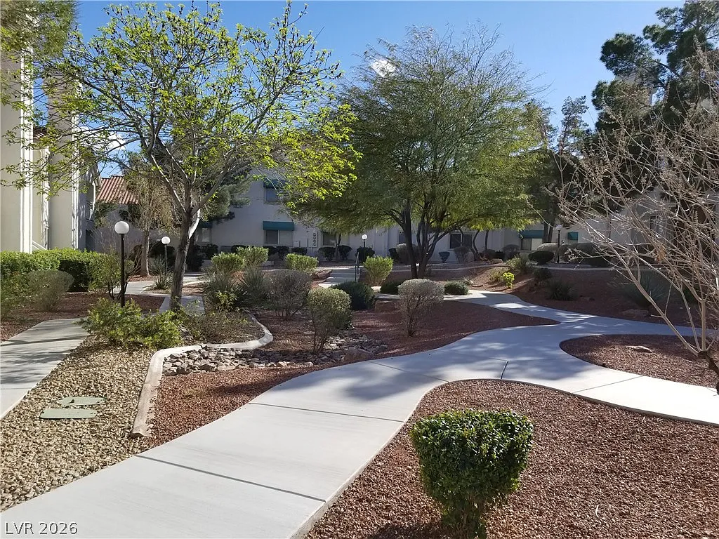 2 bed, 2.0 bath, 1168 sqft, $1,200 — Photo 2