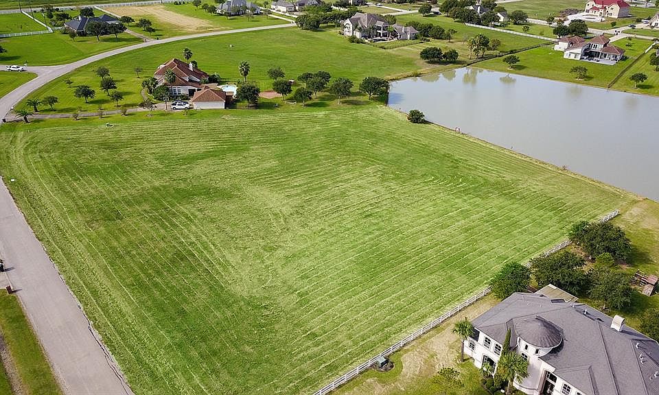 1st image of 1402 Mulberry Farm Ln