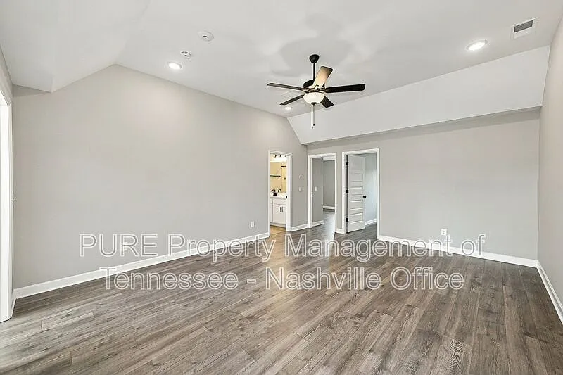4 bed, 3.5 bath, 2033 sqft, $2,795 — Photo 4