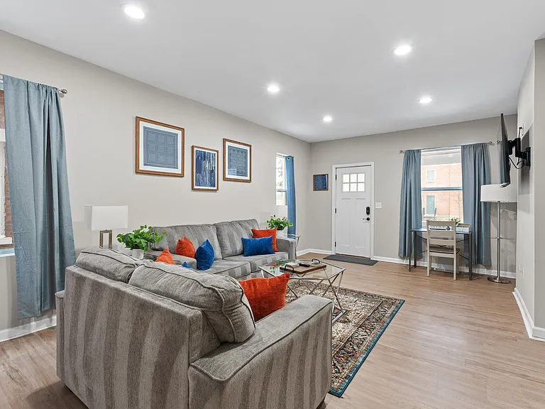 536 Oakwood Ave — Photo 6