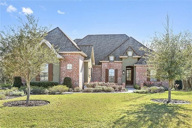 1st image of 118 Green Trails Dr