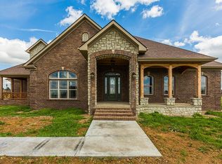 100 Hidden Meadow Ln, Nicholasville, KY