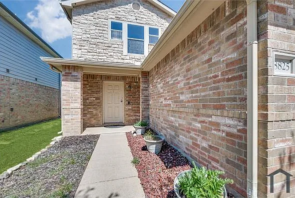 8825 Sun Haven Way — Photo 2