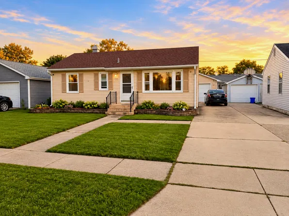 123 James St, Montgomery, IL 60538