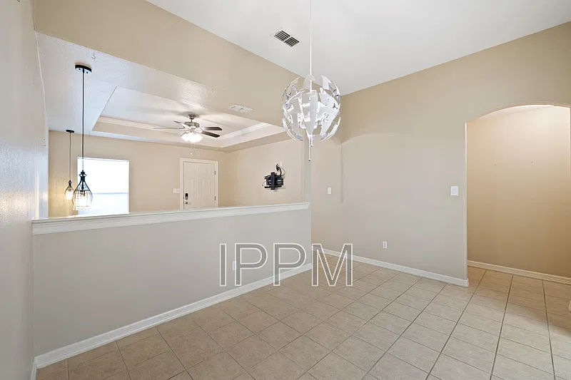 3 bed, 2.0 bath, 1218 sqft, $1,600 — Photo 3