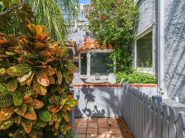 605 N Lakeside Dr N, Lake Worth, FL 33460