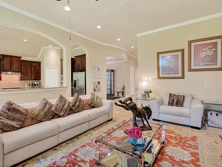 55 S Victoriana Cir — Photo 14