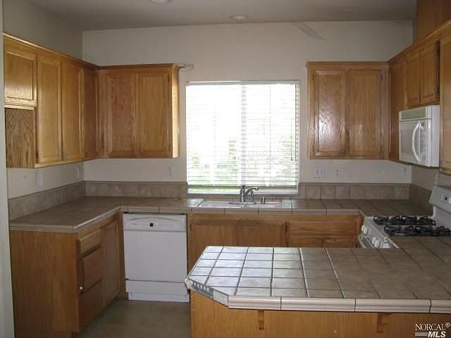 2nd image of 2353 Wicket Ave