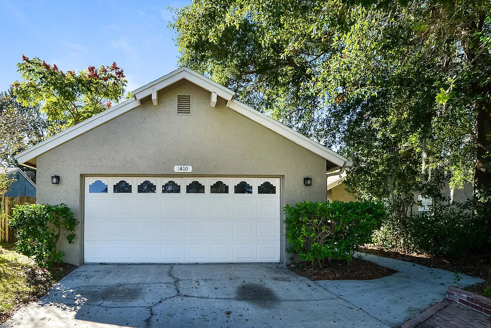 4 bed, 2.0 bath, 2078 sqft, $2,800 — Photo 1
