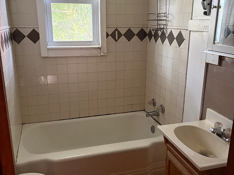 69 Ferris St — Photo 7