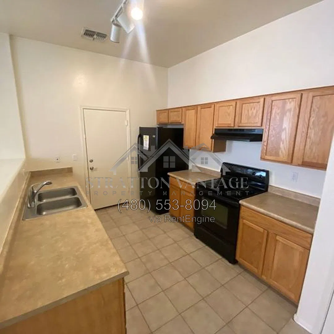 3 bed, 2.0 bath, 1183 sqft, $1,949 — Photo 4