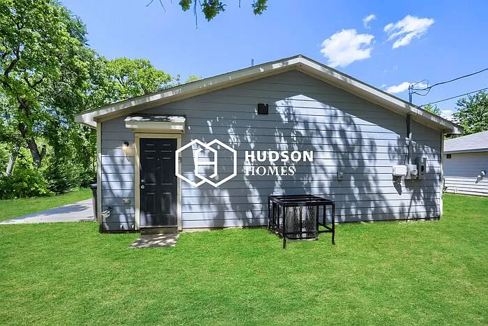 5908 Oakdale Dr — Photo 12