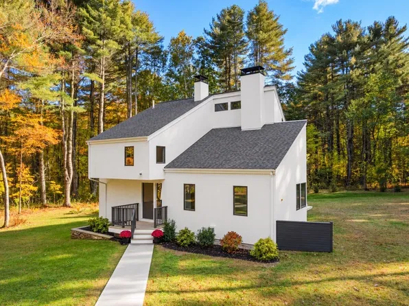10 Farm St, Dover, MA 02030