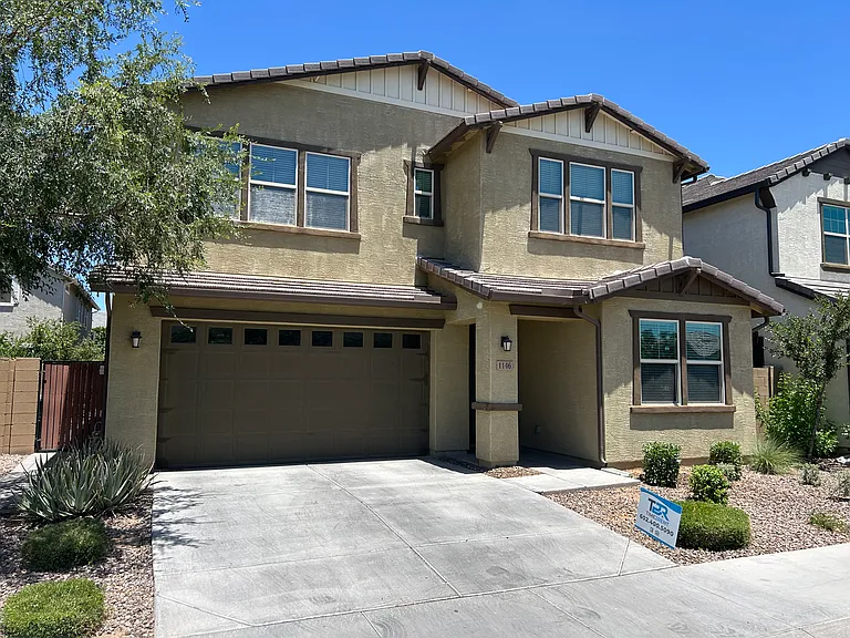 1146 E Weatherby Way — Photo 3