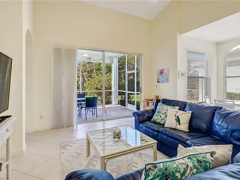 913 Fairhaven Ct — Photo 11
