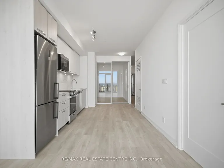 75 James St S #3015 — Photo 22