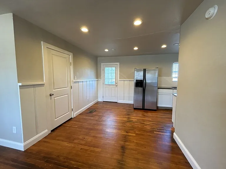 707 N Main St — Photo 3