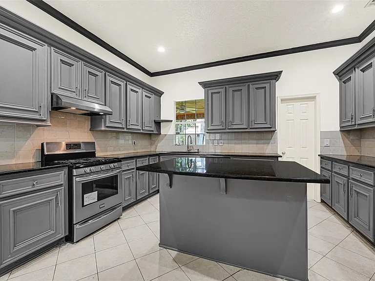 10535 Emnora Ln — Photo 5