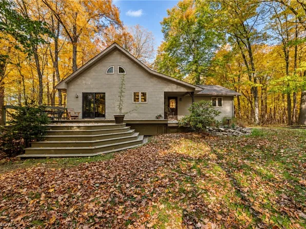 6620 Silica Rd, Youngstown, OH 44515