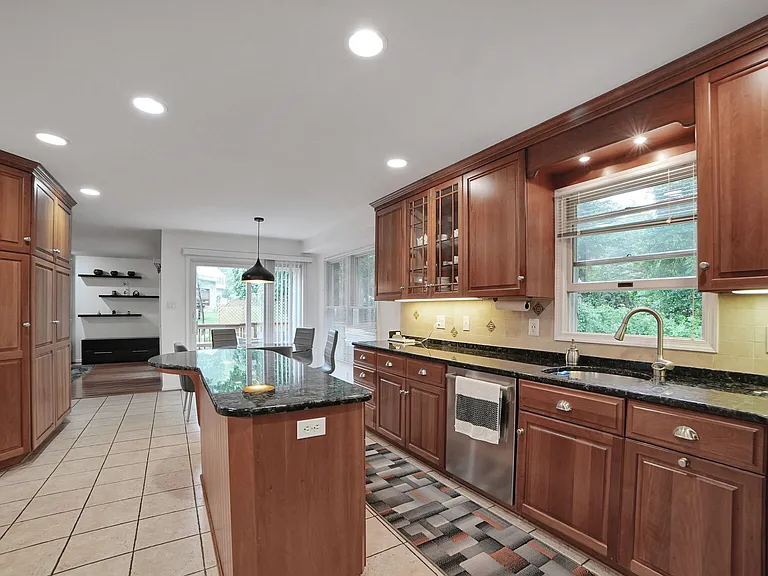 18420 Shady View Ln — Photo 8