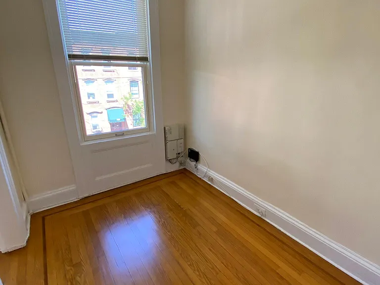 725 Bloomfield St — Photo 7