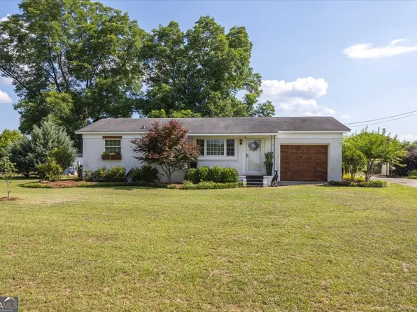 2200 Lakeview Rd, Byron, GA 31008