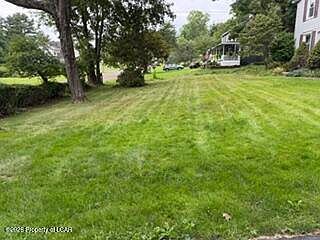 3rd image of 94 Country Club Rd