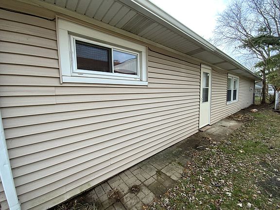4th image of 304 Indianwood Blvd