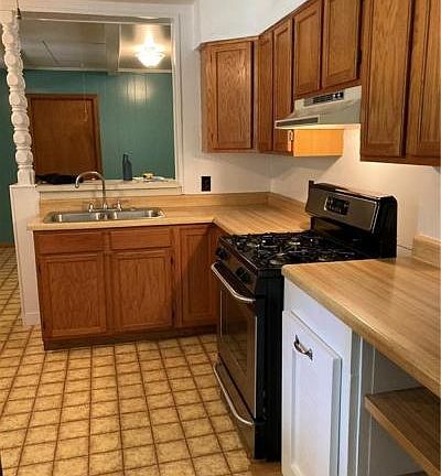 3rd image of 219 River Oaks Dr