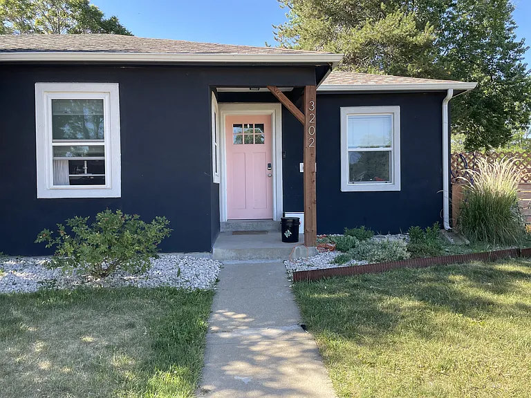 3202 S Sherman St — Photo 2