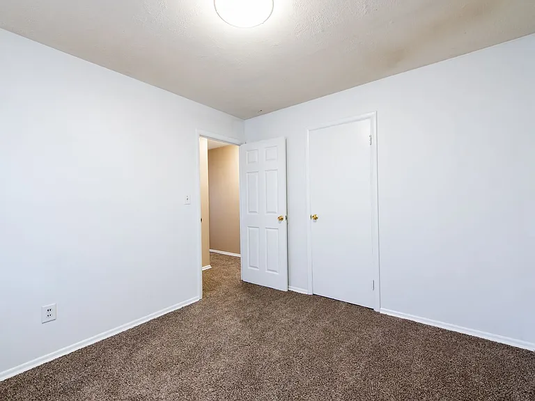 3503 Medford Ct — Photo 13