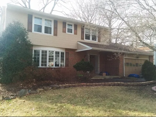 2619 Majestic Dr, Wilmington, DE 19810
