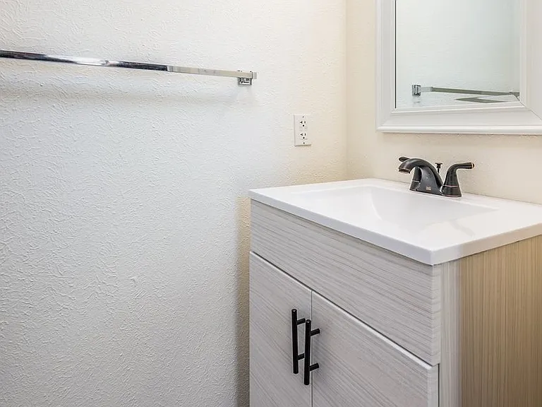 Spacious 2-Bedroom Townhomes — Photo 27