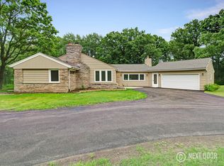 975 Hiawatha Ln, Riverwoods, IL
