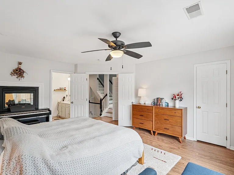 20353 Bowfonds St — Photo 19