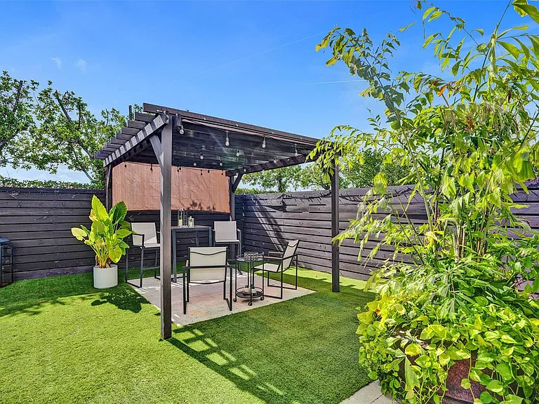 15501 NW 88th Ave — Photo 70