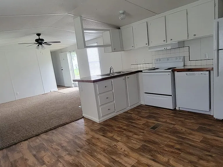 701 Trollingwood Hawfields Rd #3 — Photo 3