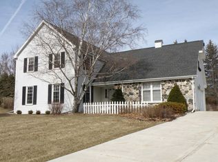 17860 Colline Vue Ct, Brookfield, WI 53045