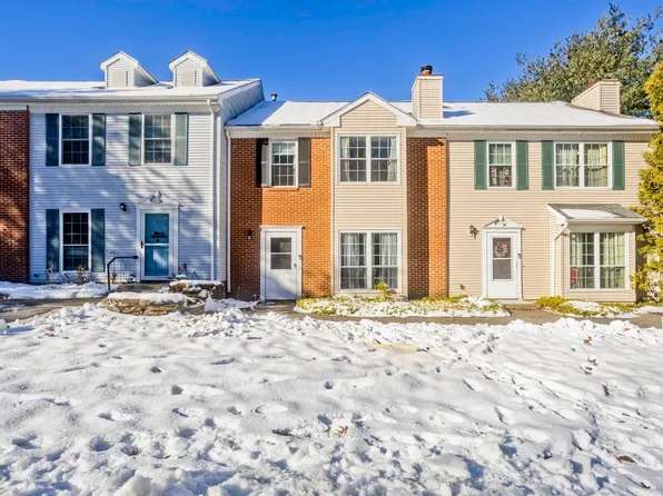 26 Rockledge Loop #26, Torrington, CT 06790