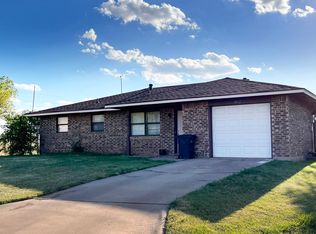 102 Mohawk Ave, Geronimo, OK 73543