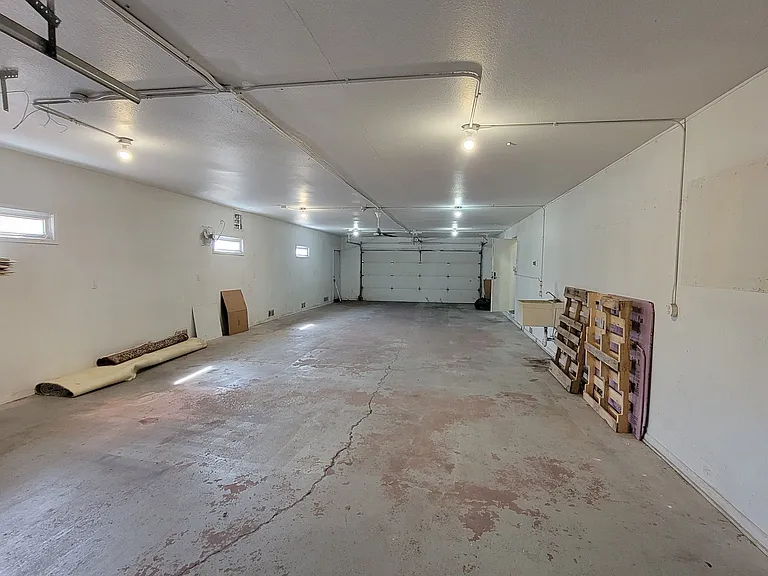 2348 E Walnut St — Photo 25