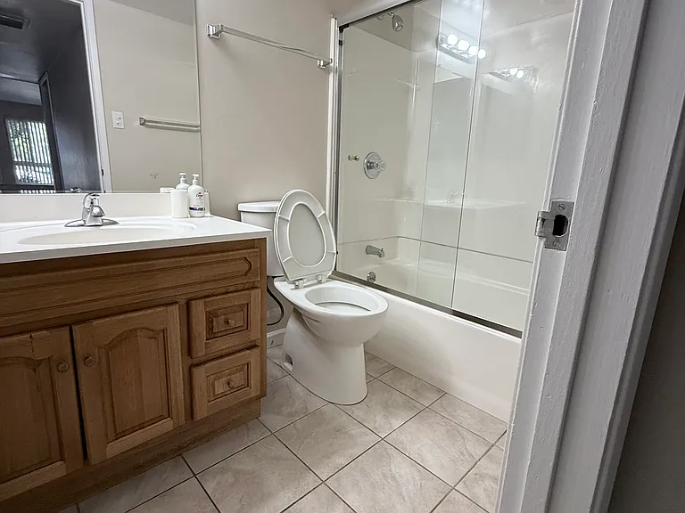 815 E 4th Ave #1 — Photo 10