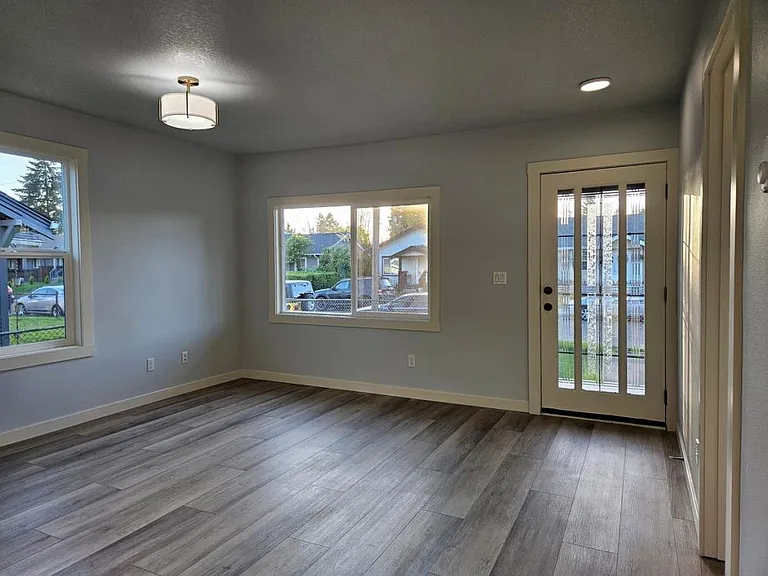 340 17th Ave — Photo 9