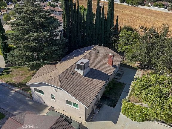 5th image of 9433 Geyser Ave