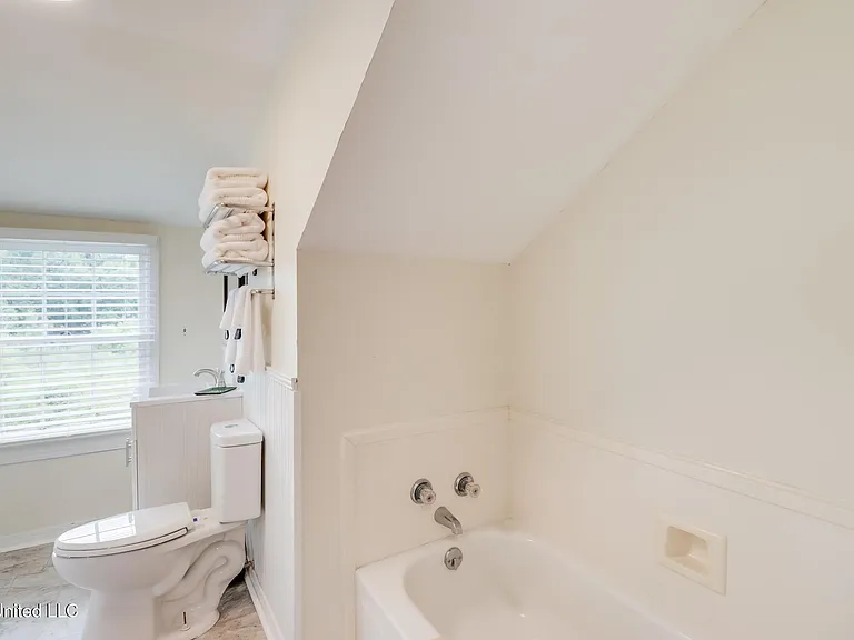 777 Watkins Ave — Photo 14