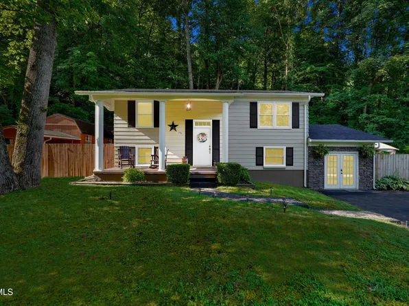 250 Wallens Ridge Blvd W, Big Stone Gap, VA 24219