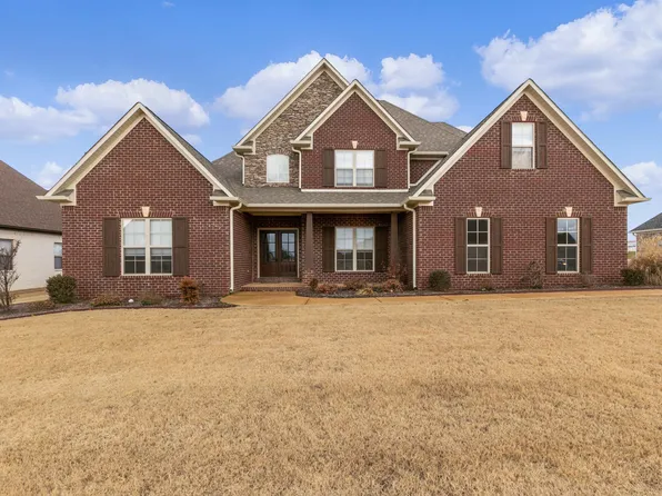 325 Silver Leaf Dr, Medina, TN 38355